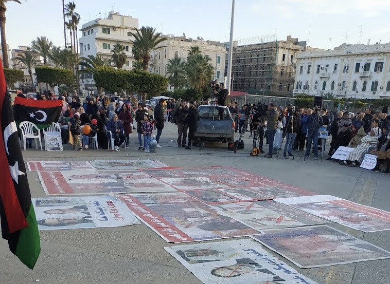Le 17 janvier 2020, à Martyrs square à Tripoli, des portraits des « ennemis de Tripoli » sont affichés lors de la manifestation contre le maréchal Haftar. Mathieu Galtier.